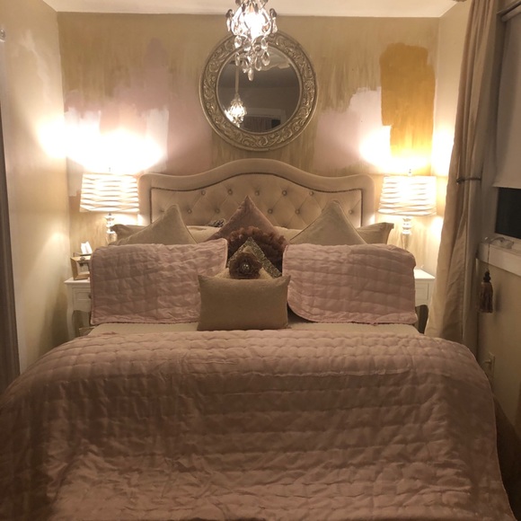 TAHARI beautiful sateen comforter/2 standard shams - Picture 8 of 14